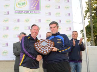 2015 Hurling 7's - Keady win shield