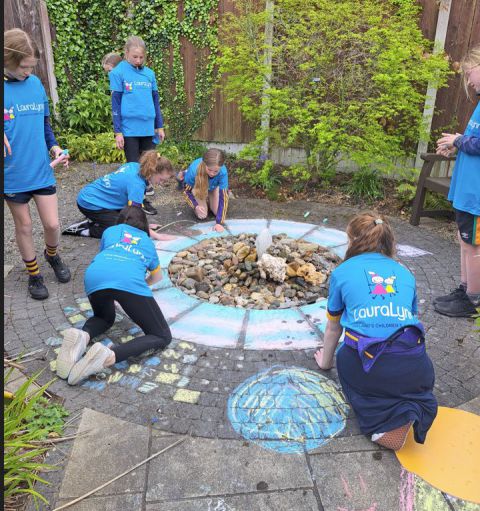 Under 12 Girls Children’s support Laura Lynn for their upcoming Hospice Week campaign which runs from 15th – 21st May. 