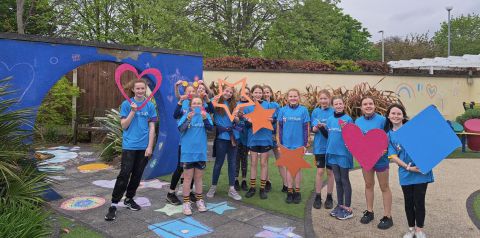 Under 12 Girls Children’s support Laura Lynn for their upcoming Hospice Week campaign which runs from 15th – 21st May. 